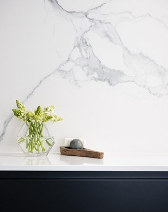 Click here to learn more about the advantages and the disadvantages of Porcelain Bench tops and Splashbacks such as QuantumSix, Florim Stone, Dekton and Neolith 